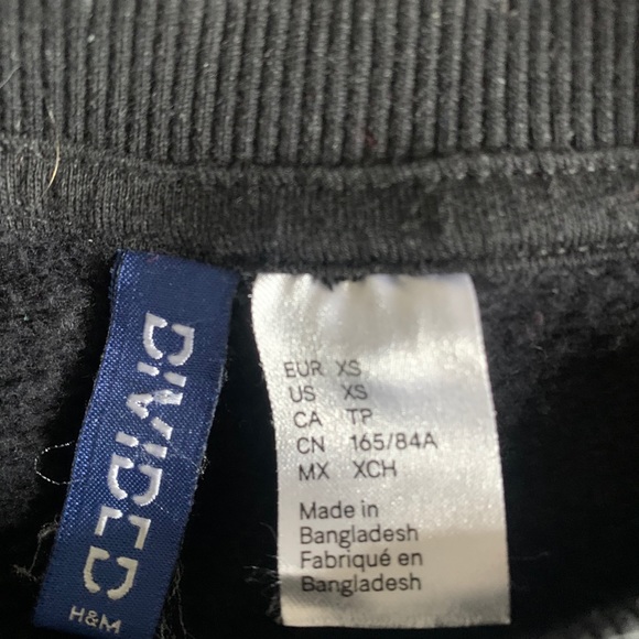 Sweatshirt - Picture 2 of 3